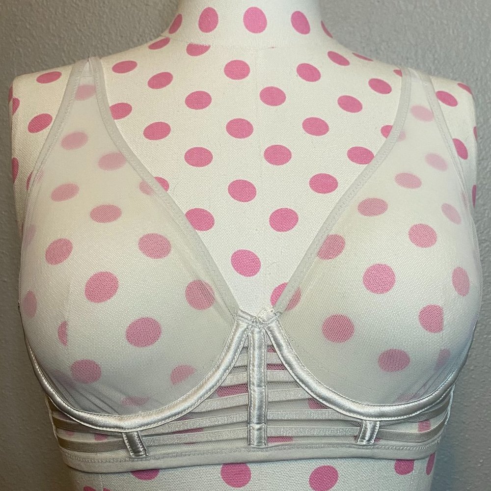 Victoria's Secret, 32C, White